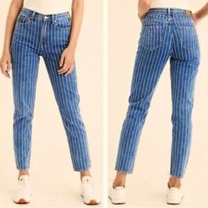 American Eagle Mom Jeans